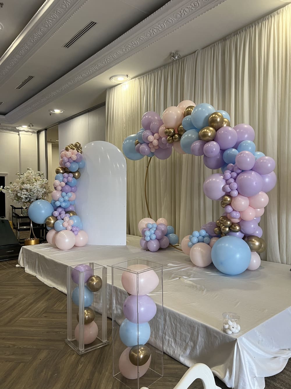 Custom balloon decorations for Toronto and GTA events
