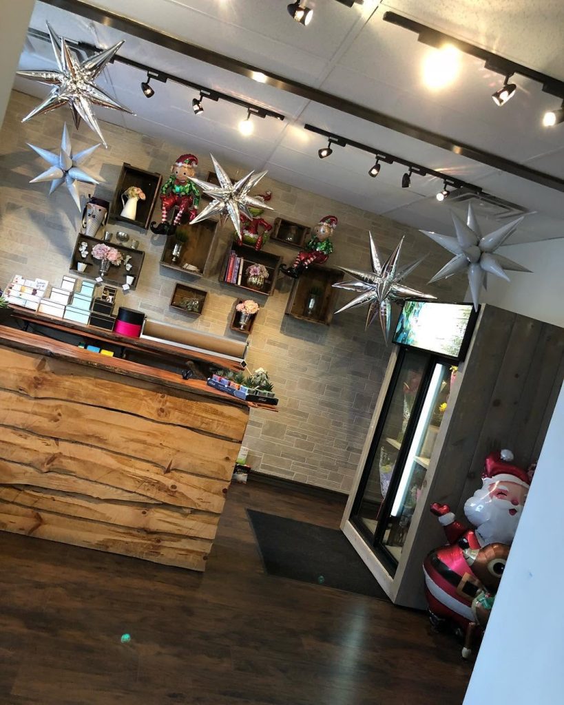 Christmas Decorations with Balloons for Businesses