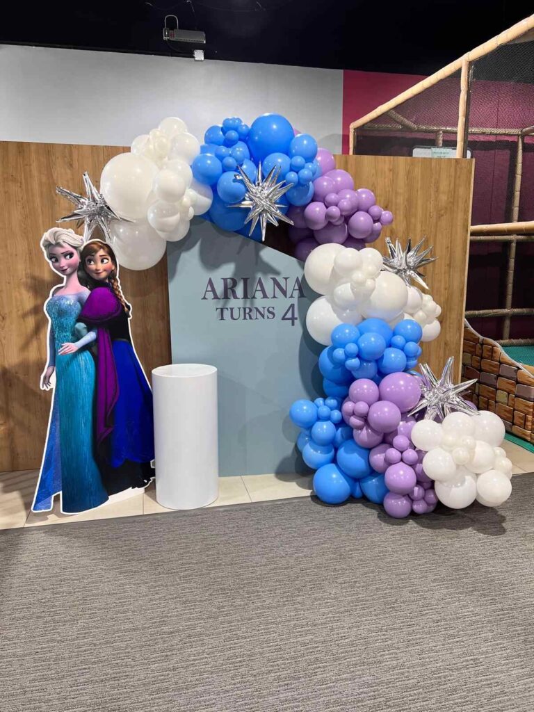 Frozen birthday balloon garland