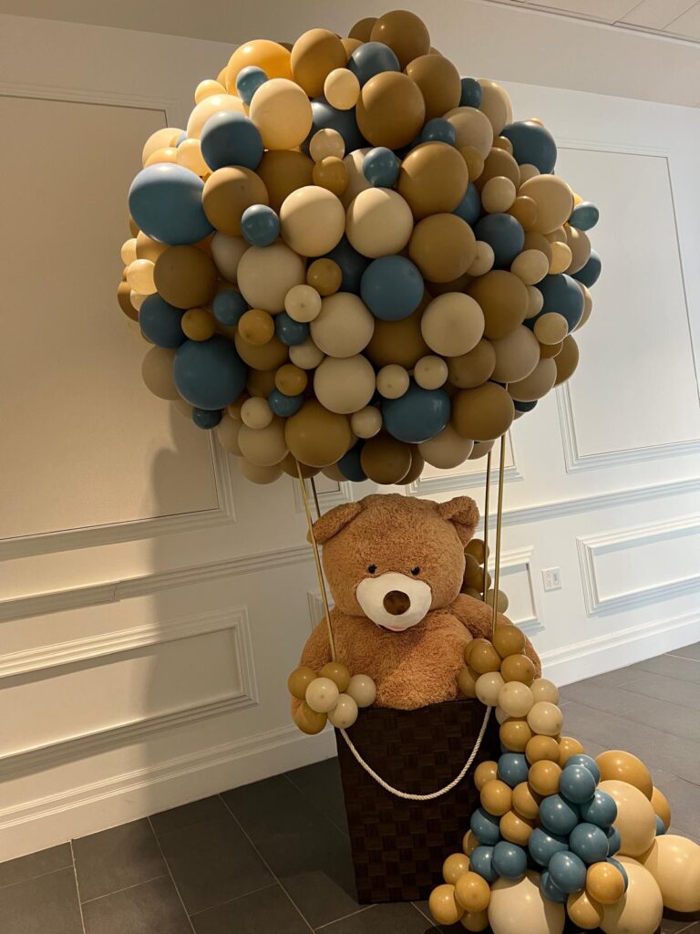 Teddy bear hot air balloon decor