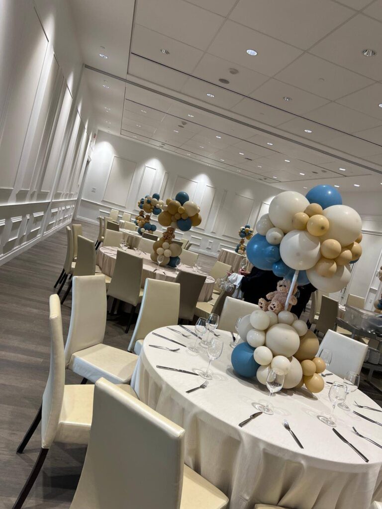 Teddy bear balloon centrepieces