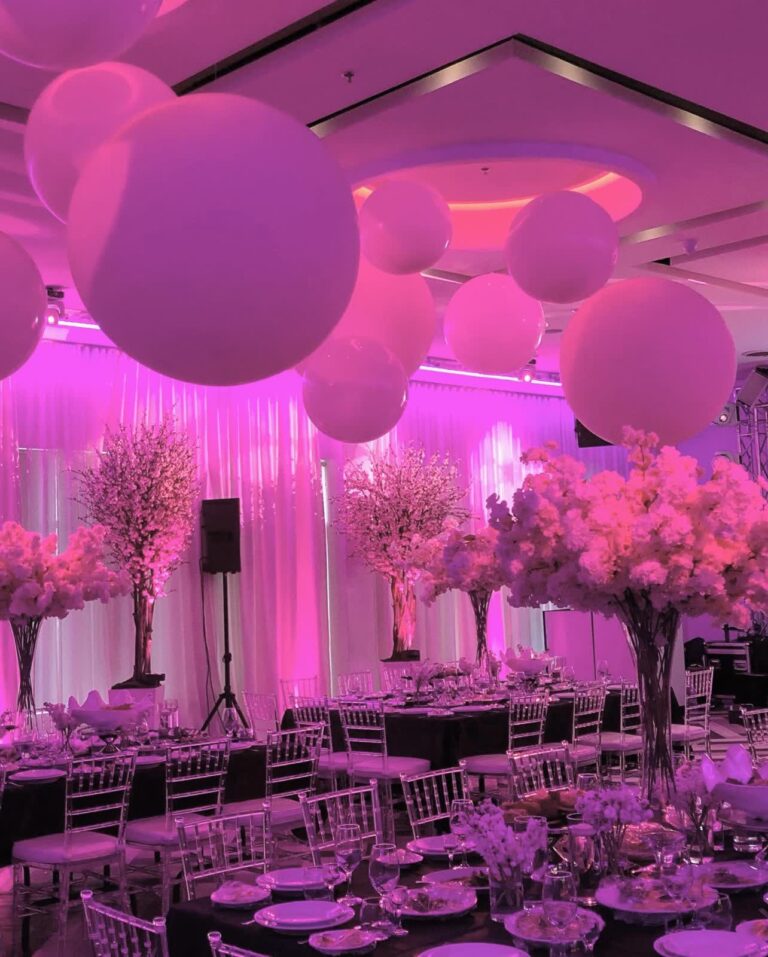 pink-white-balloon-ceiling-banquet-decor