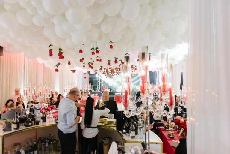 white-balloon-ceiling-red-rose-reception-decor